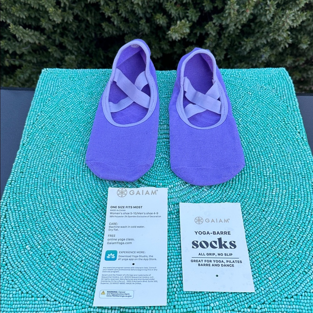GAIAM Lavender Yoga Socks-brand new/never used-originally packed. - Picture 6 of 17